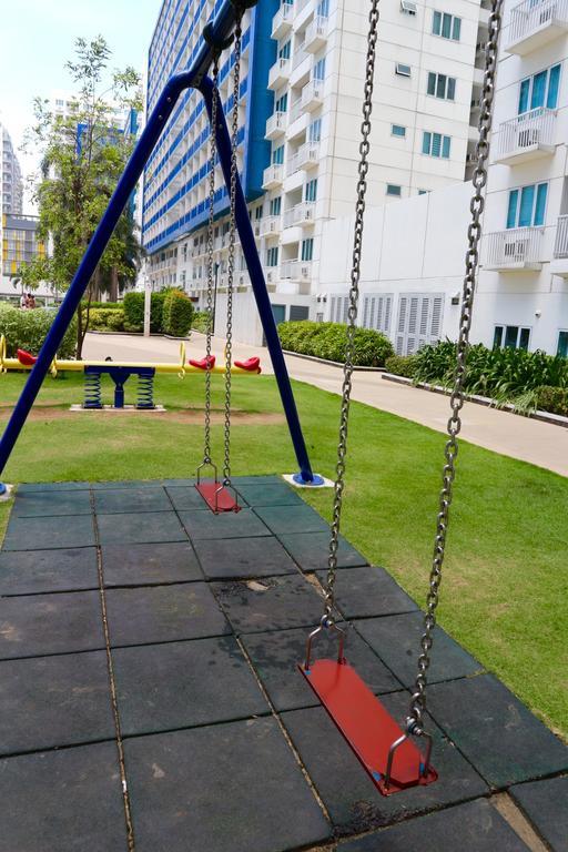 Condodeal At Sea Residences Manila Exterior photo