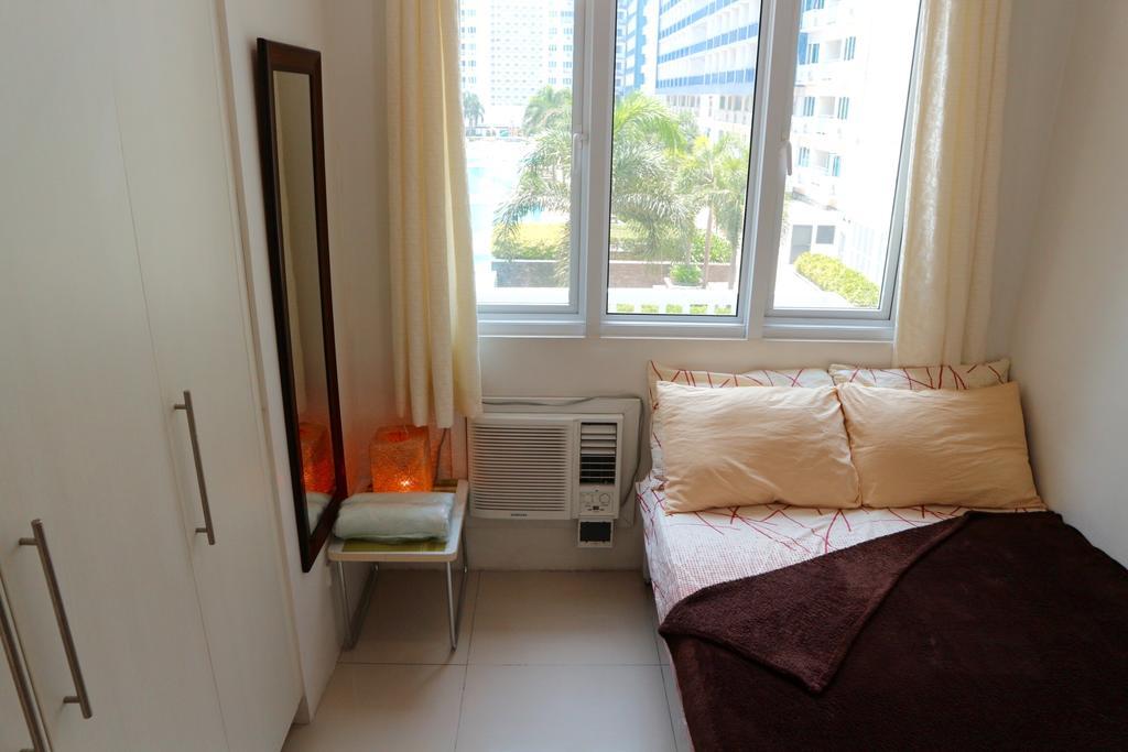 Condodeal At Sea Residences Manila Exterior photo